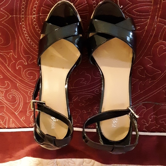 Black Wassano Heels - Picture 1 of 4